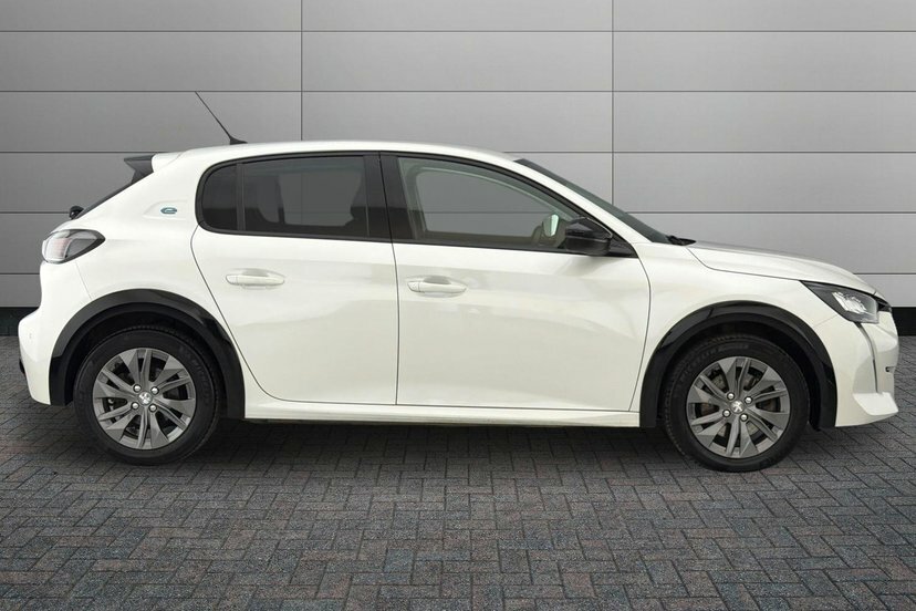 Peugeot e-208 50Kwh Allure Premium Hatchback White #4