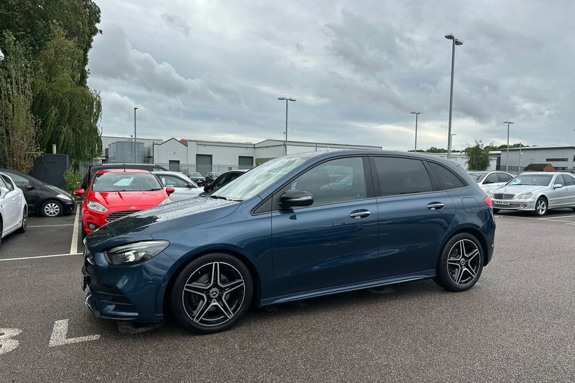 Mercedes-Benz B Class Hatchback Blue #16