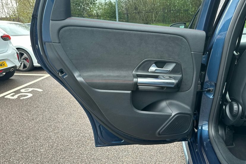 Mercedes-Benz B Class Hatchback Blue #29