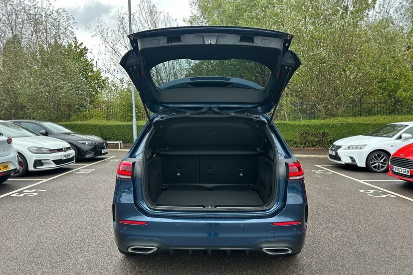 Mercedes-Benz B Class Hatchback Blue #27