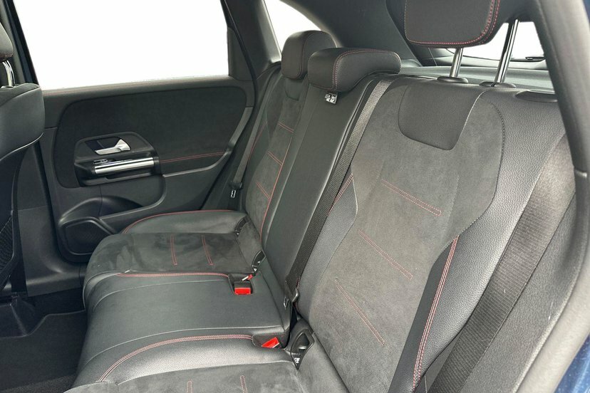 Mercedes-Benz B Class Hatchback Blue #10
