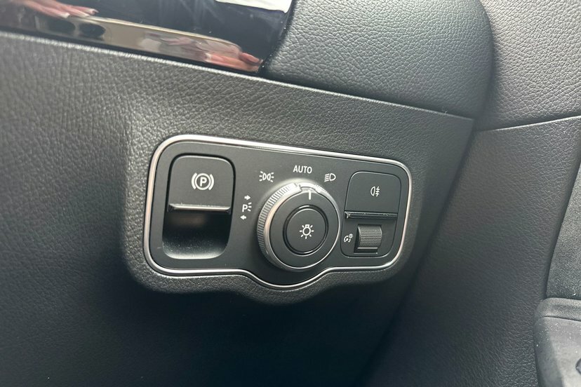 Mercedes-Benz B Class Hatchback Blue #35