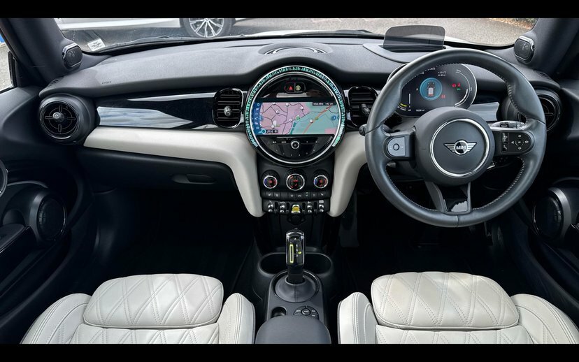 Mini Hatch Level 3 GD23OWM White #4