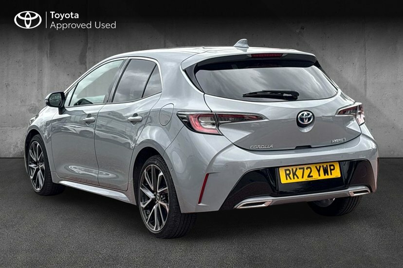 Toyota Corolla Hatchback Black #4
