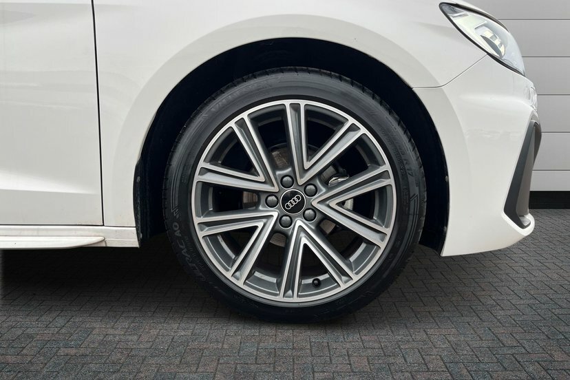Audi A1 1.0 Tfsi 25 S Line Sportback 95 White #5