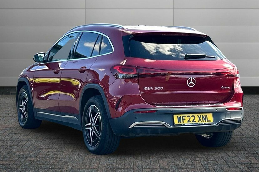 Mercedes-Benz EQA Eqa 300 66.5Kwh Amg Line 4Matic Red #2