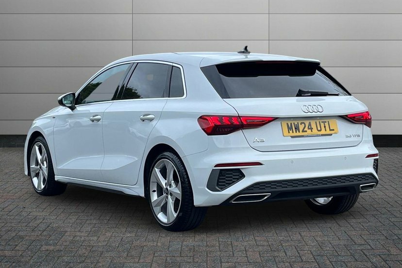 Audi A3 1.0 Tfsi 30 S Line Sportback S Tronic White #3