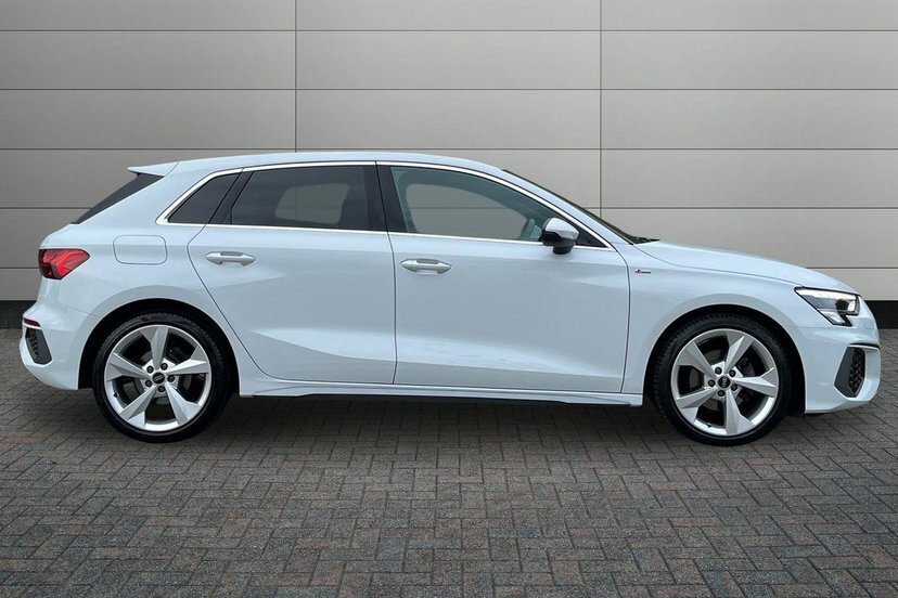 Audi A3 1.0 Tfsi 30 S Line Sportback S Tronic White #4