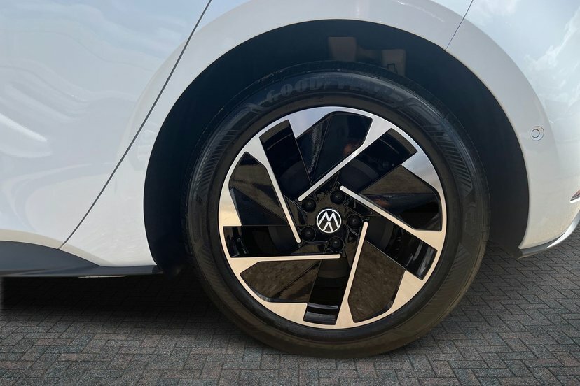Volkswagen ID.3 Pro 59Kwh Match Hatchback 204 P Black #5
