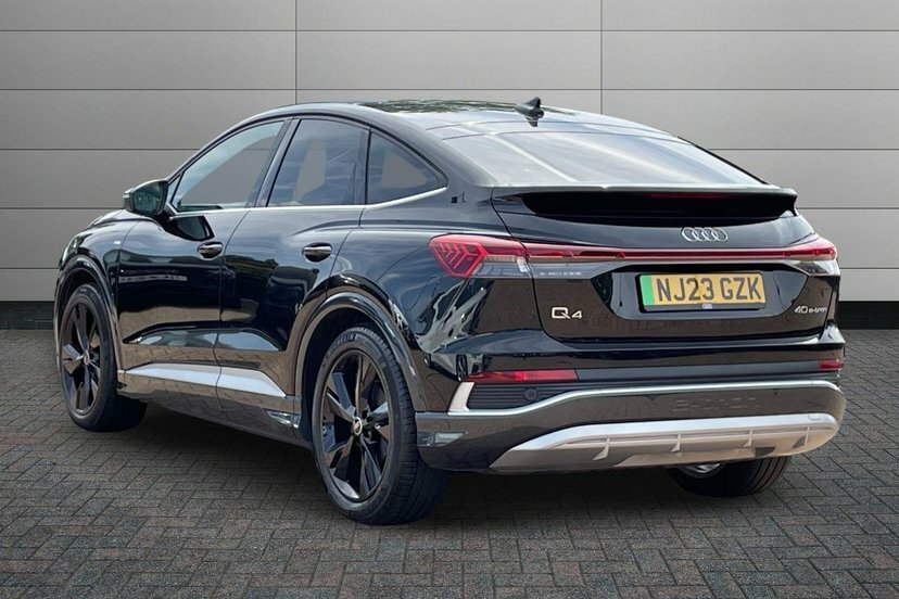 Audi Q4 E Tron 40 S Line Sportback 82Kwh 204 P Black #3