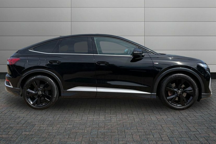 Audi Q4 E Tron 40 S Line Sportback 82Kwh 204 P Black #4