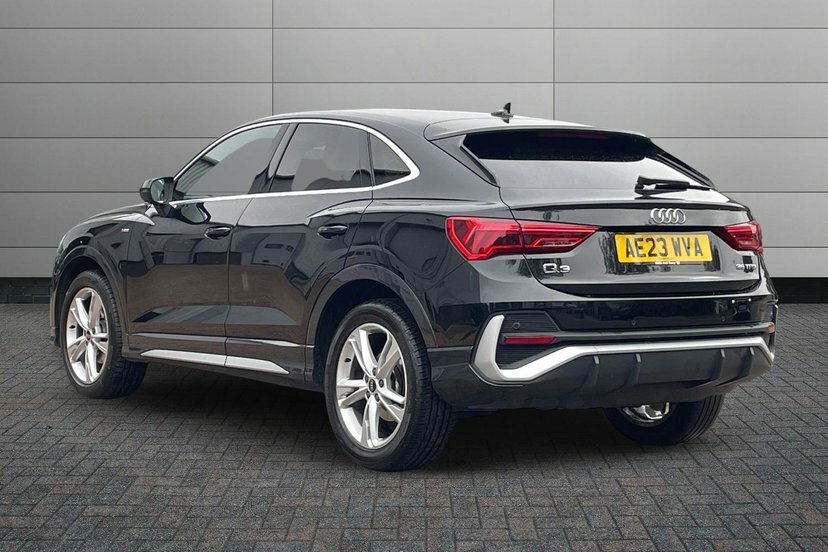Audi Q3 1.5 Tfsi Cod 35 S Line Sportback S Tron AE23WVA Black #3