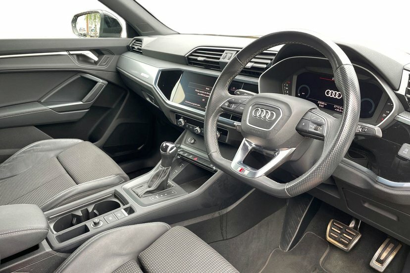 Audi Q3 1.5 Tfsi Cod 35 S Line Sportback S Tron AE23WVA Black #6