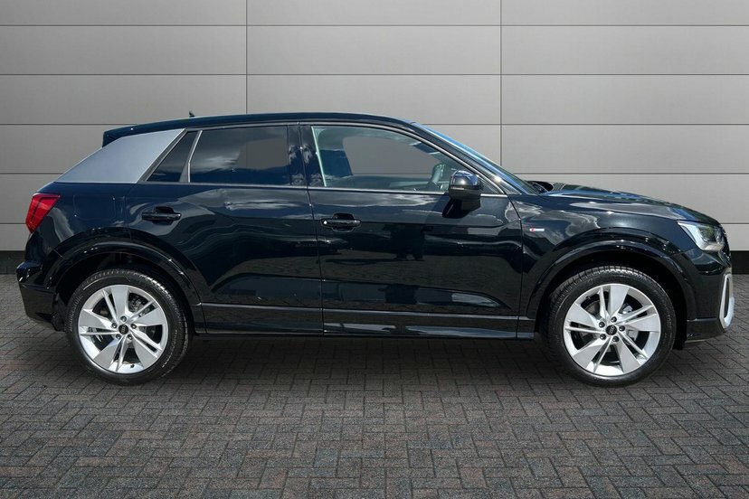 Audi Q2 1.5 Tfsi Cod 35 S Line Suv S Tronic 15 Black #4