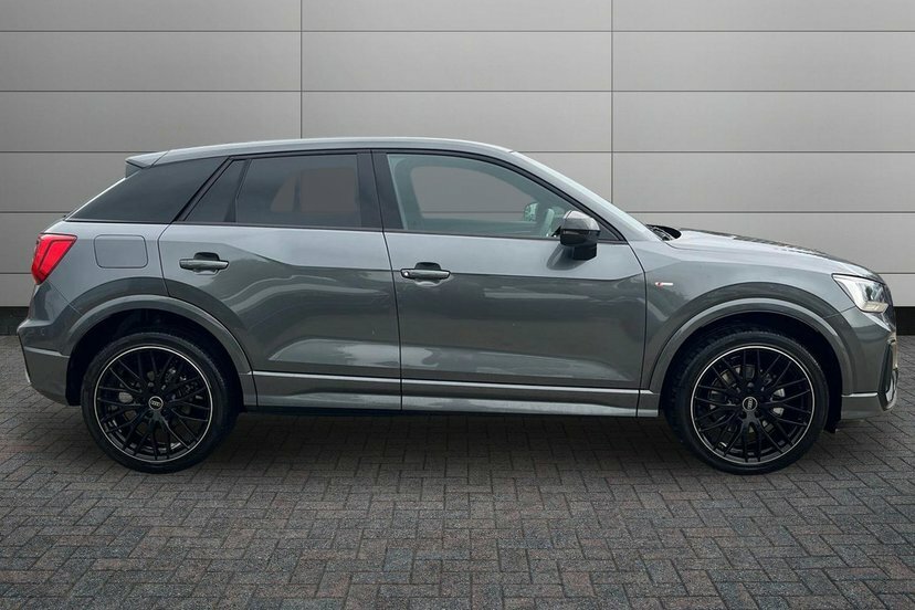 Audi Q2 1.5 Tfsi Cod 35 Black Edition Suv S Tro LS26CHV Grey #4