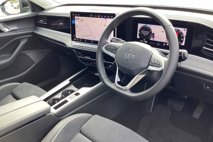 Volkswagen Passat 1.5 Tsi Ehybrid 19.7Kwh Elegance Estate Black #6