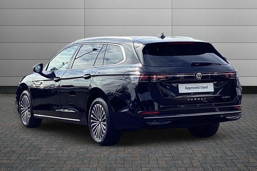 Volkswagen Passat 1.5 Tsi Ehybrid 19.7Kwh Elegance Estate Black #3