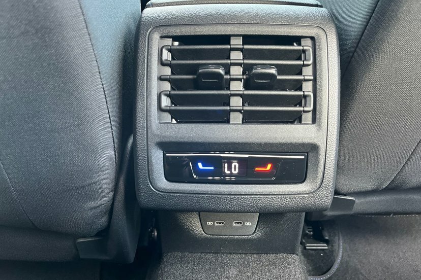 Volkswagen e-Golf 1.5 Tsi Ehybrid 19.7Kwh Style Hatchback Blue #13