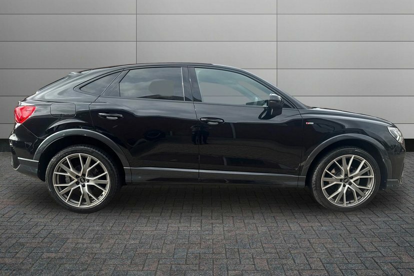 Audi Q3 1.5 Tfsi Cod 35 Black Edition Sportback RK74GKZ Black #4