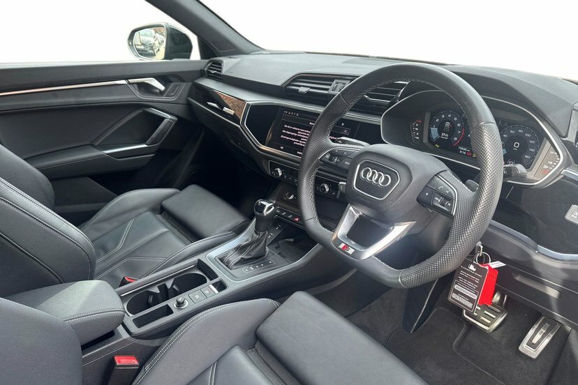 Audi Q3 1.5 Tfsi Cod 35 Black Edition Sportback RK74GKZ Black #6