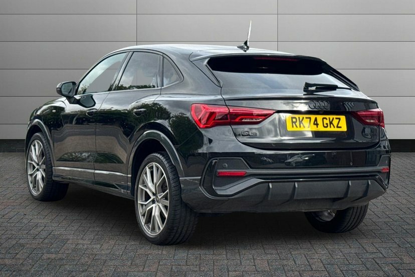 Audi Q3 1.5 Tfsi Cod 35 Black Edition Sportback RK74GKZ Black #3