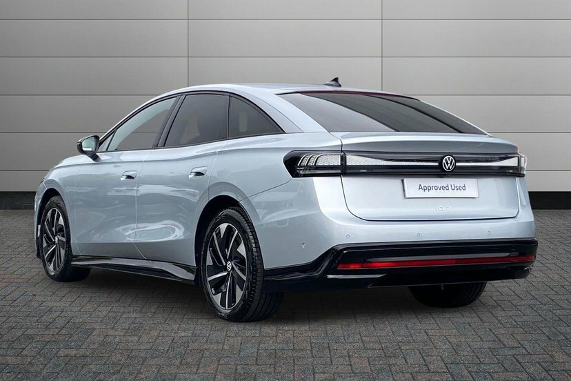 Volkswagen ID.7 Pro 77Kwh Match Plus Fastback 286 Ps Silver #3