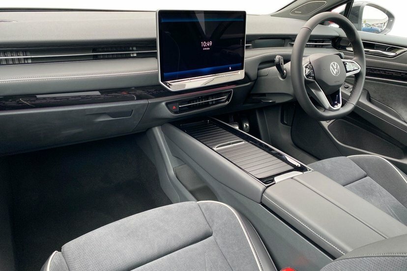 Volkswagen ID.7 Pro 77Kwh Match Plus Fastback 286 Ps Silver #2