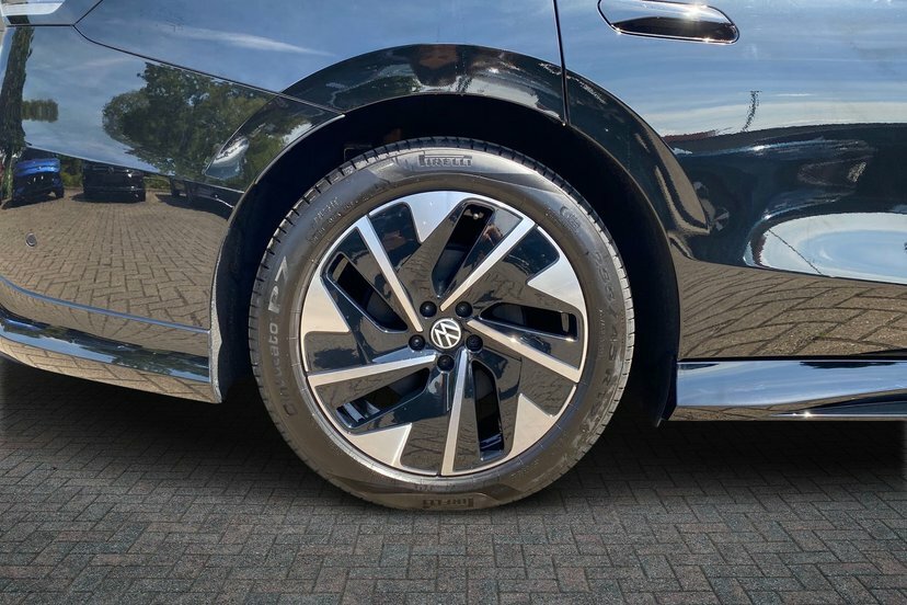 Volkswagen ID.7 Pro 77Kwh Match Plus Tourer 286 Black #5