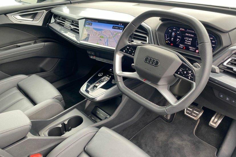 Audi Q4 E Tron 45 Black Edition Suv 82Kwh 286 Silver #5