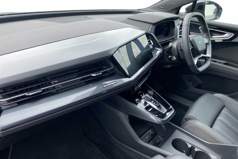 Audi Q4 E Tron 45 Black Edition Suv 82Kwh 286 Silver #2