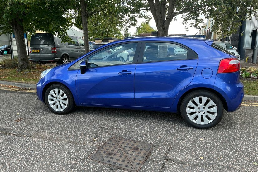 Kia RIO 1.1 Crdi 2 Ecodynamics Red #25