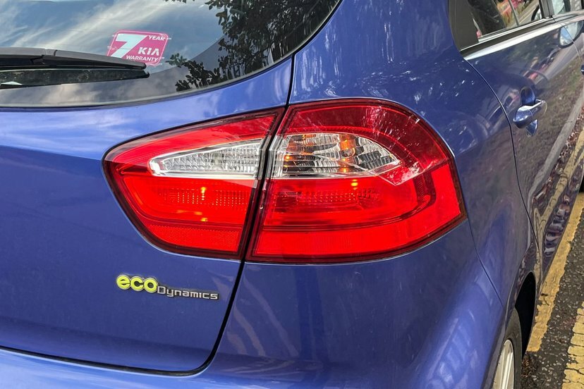 Kia RIO 1.1 Crdi 2 Ecodynamics Red #22