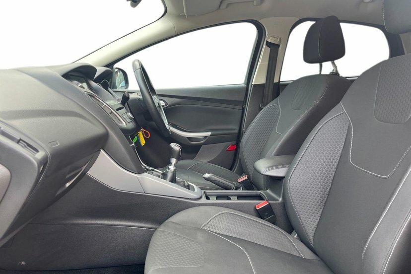 Ford Focus Focus Titanium X Tdci Red #2