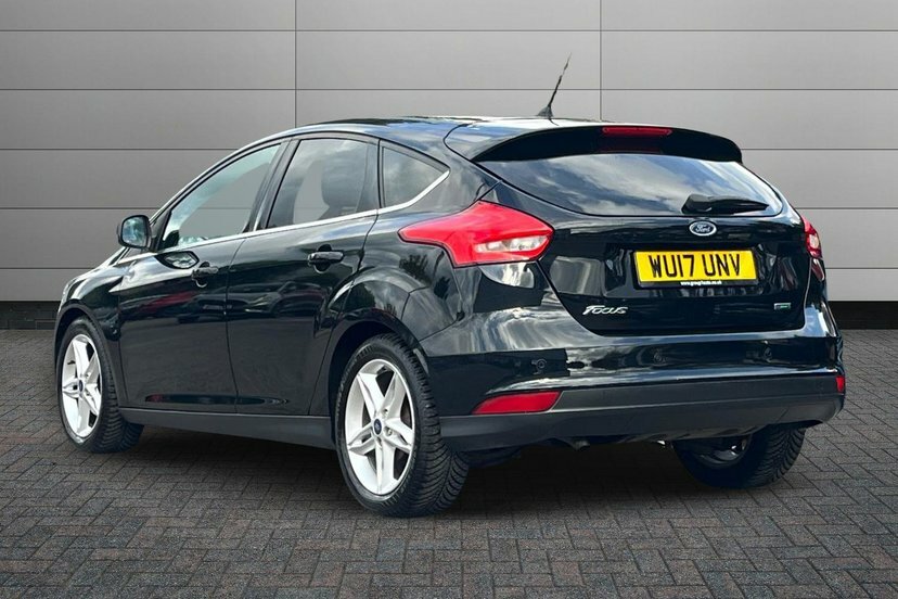 Ford Focus Focus Titanium X Tdci Red #3
