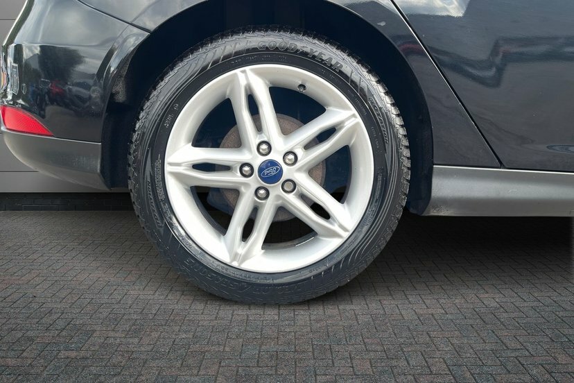 Ford Focus Focus Titanium X Tdci Red #5