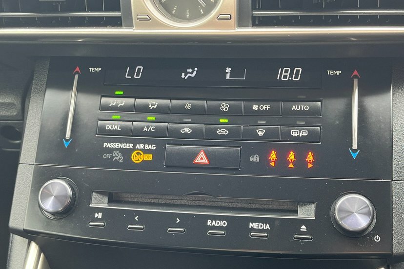 Lexus IS 300H Premier Cvt Black #23