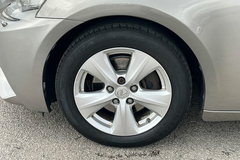 Lexus IS 300H Premier Cvt Black #19