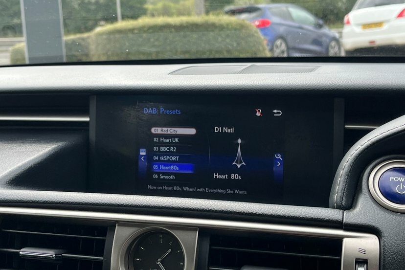 Lexus IS 300H Premier Cvt Black #25