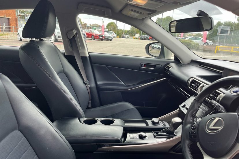 Lexus IS 300H Premier Cvt Black #15