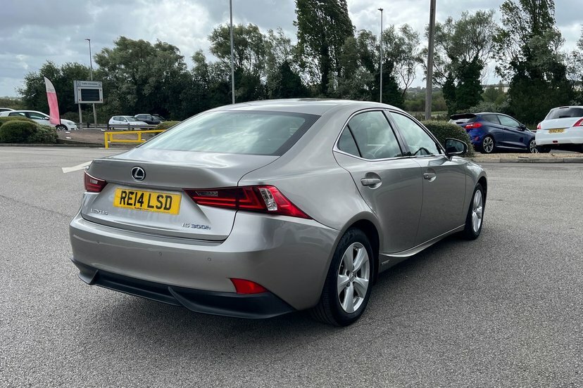Lexus IS 300H Premier Cvt Black #14
