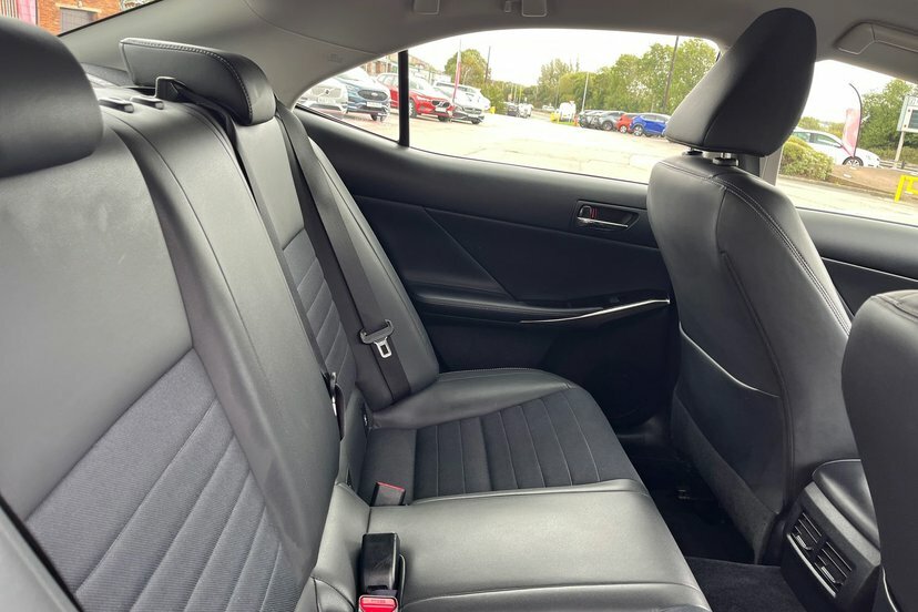 Lexus IS 300H Premier Cvt Black #16