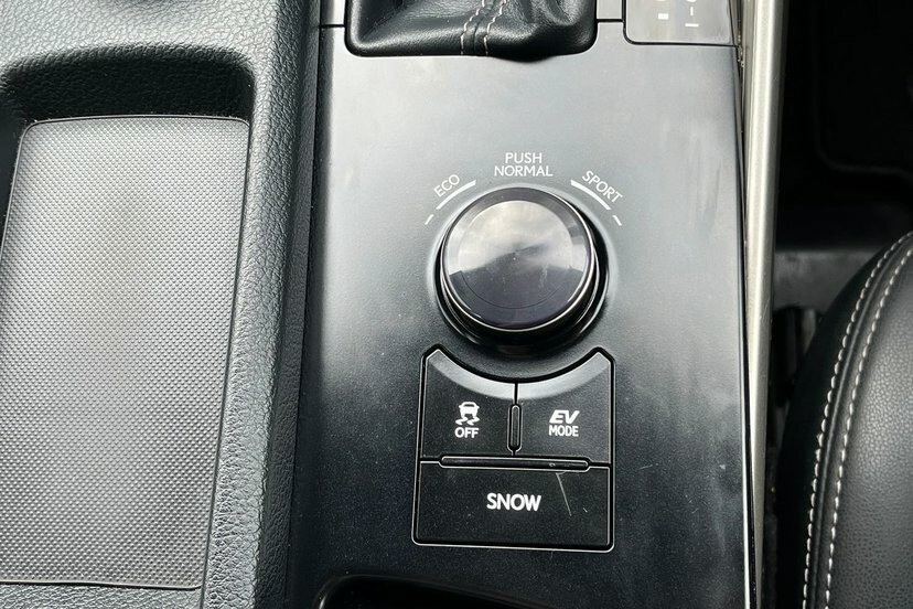 Lexus IS 300H Premier Cvt Black #24