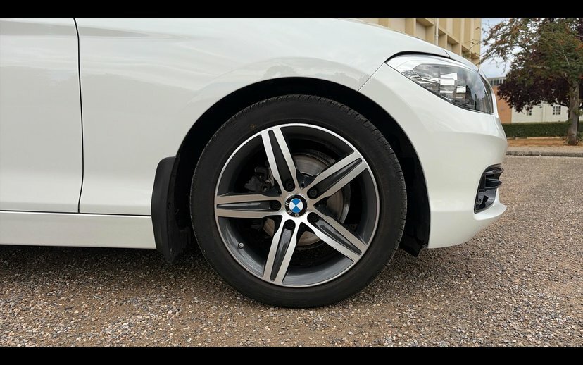 BMW 1 Series Hatchback Black #14
