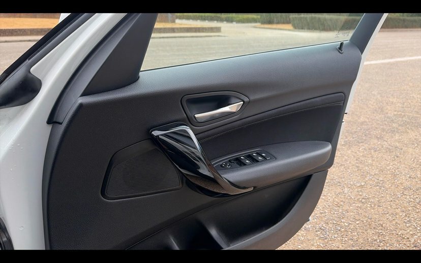 BMW 1 Series Hatchback Black #26