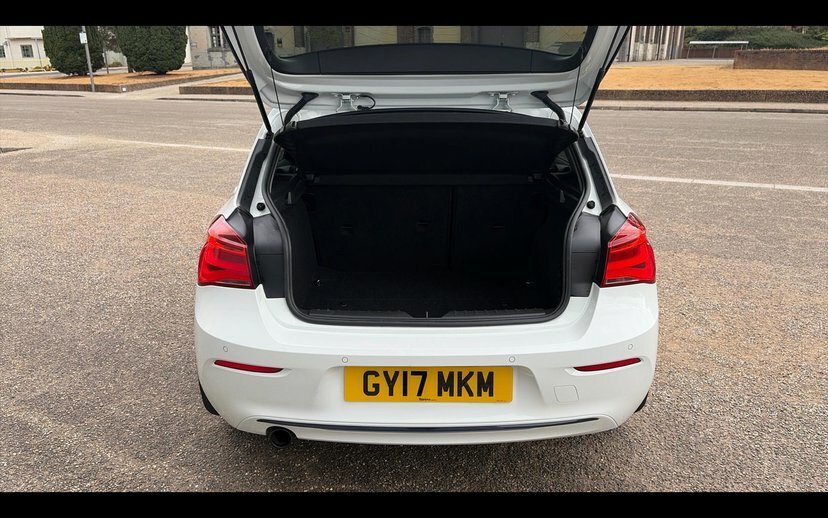 BMW 1 Series Hatchback Black #13