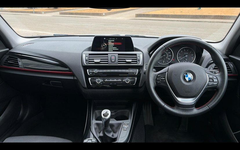 BMW 1 Series 118I Sport 5-Door White #4