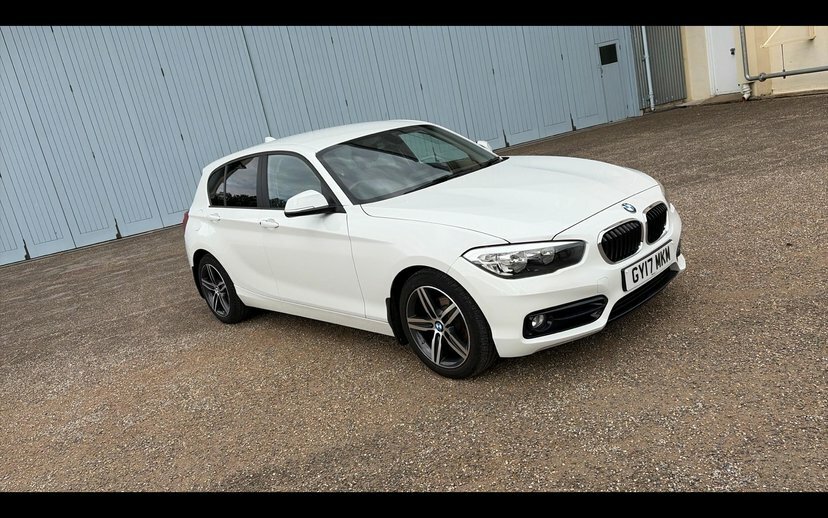 BMW 1 Series Hatchback Black #25