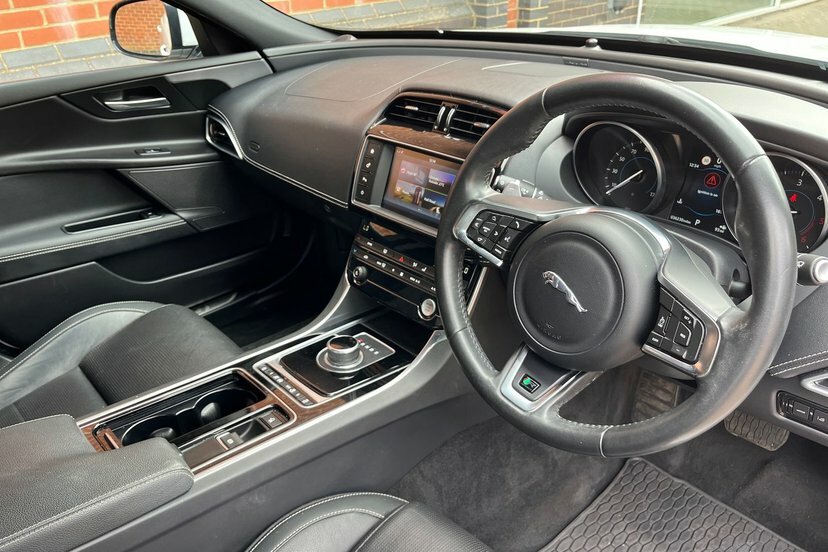 Jaguar XE Prestige Grey #28
