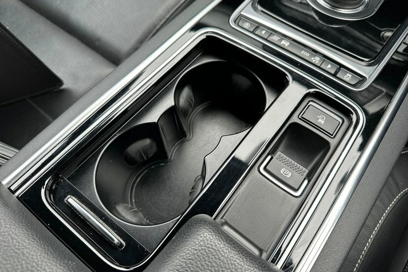 Jaguar XF   #21