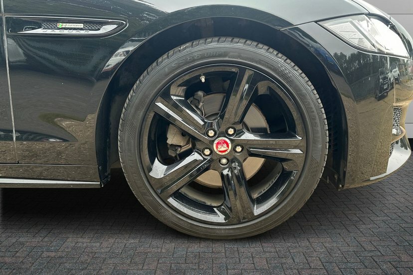 Jaguar XF 2.0D R-sport Sportbrake 180 Ps Black #5